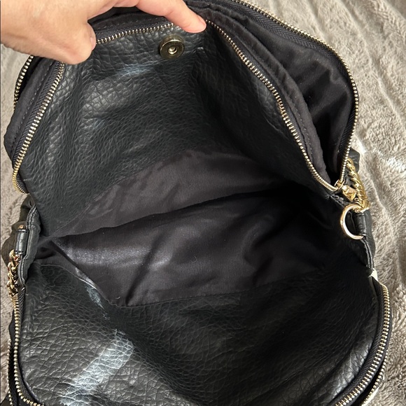 LD Elegant Black and White Quilted Women's Bag - Picture 5 of 12